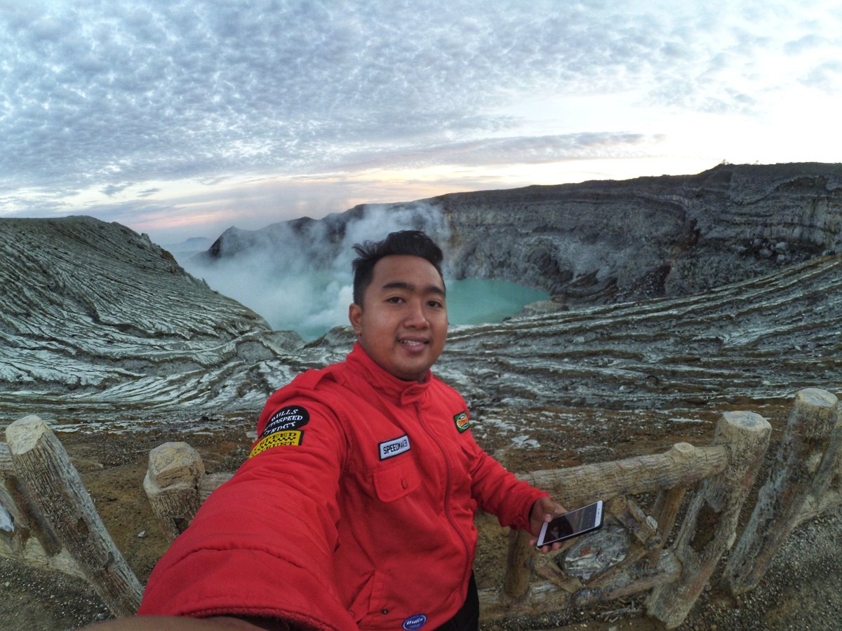 Ked masih d puncak ijen