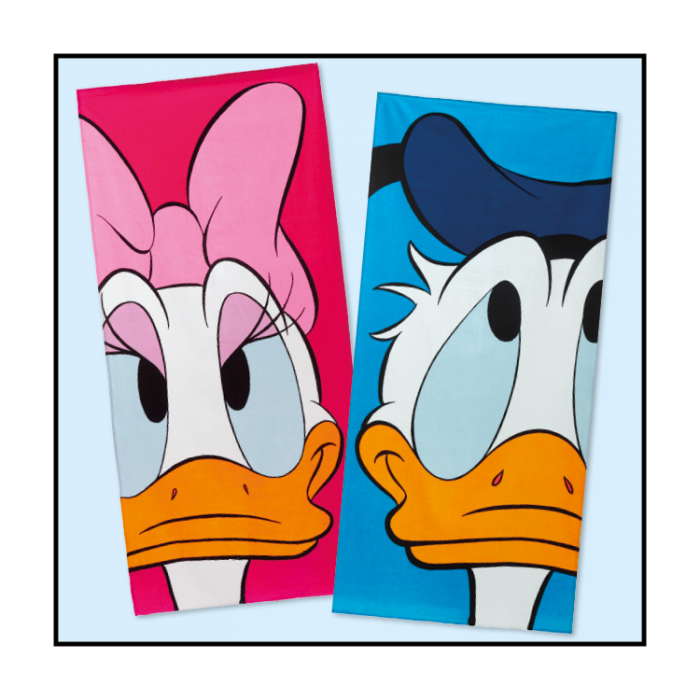Wil je deze zomer samen met Donald en Katrien naar het zwembad of naar zee? Bestel dan deze vrolijke strandlakenset in de Duckstadshop! 👉 bit.ly/2LmAgxV 😎🌴

- 10% korting voor abonnees
- gigagroot! (lengte van 1.80 cm en 86 cm breed)
- 100% katoen