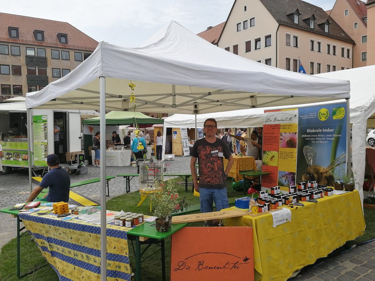 Wie immer sind wir auch dieses Jahr bei #bioerleben am Nürnberger Hauptmarkt, kommt gerne vorbei zum Honigschleudern und vielem Mehr!