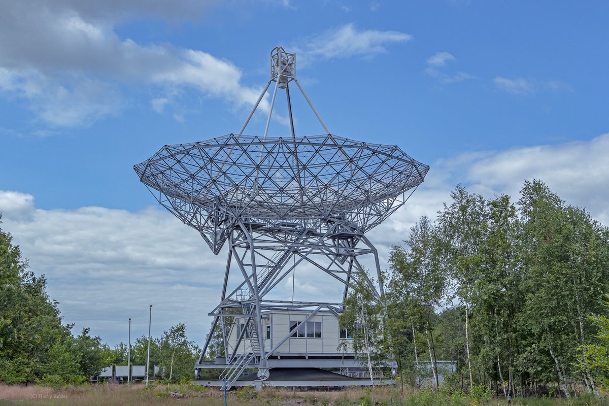 radiotelescoop's tweet image. We gaan de hartslag van Neil Armstrong, 50 jaar nadat die is opgenomen, dus 21/7 2:56 UTC, naar de maan sturen! Radio-amateurs kunnen de maanreflectie van de hartslag (gesonificeerd door kunstenaar Richard Clar) ontvangen. #50jaarmaanlanding #IAU100NL camras.nl/blog/2019/dwin…