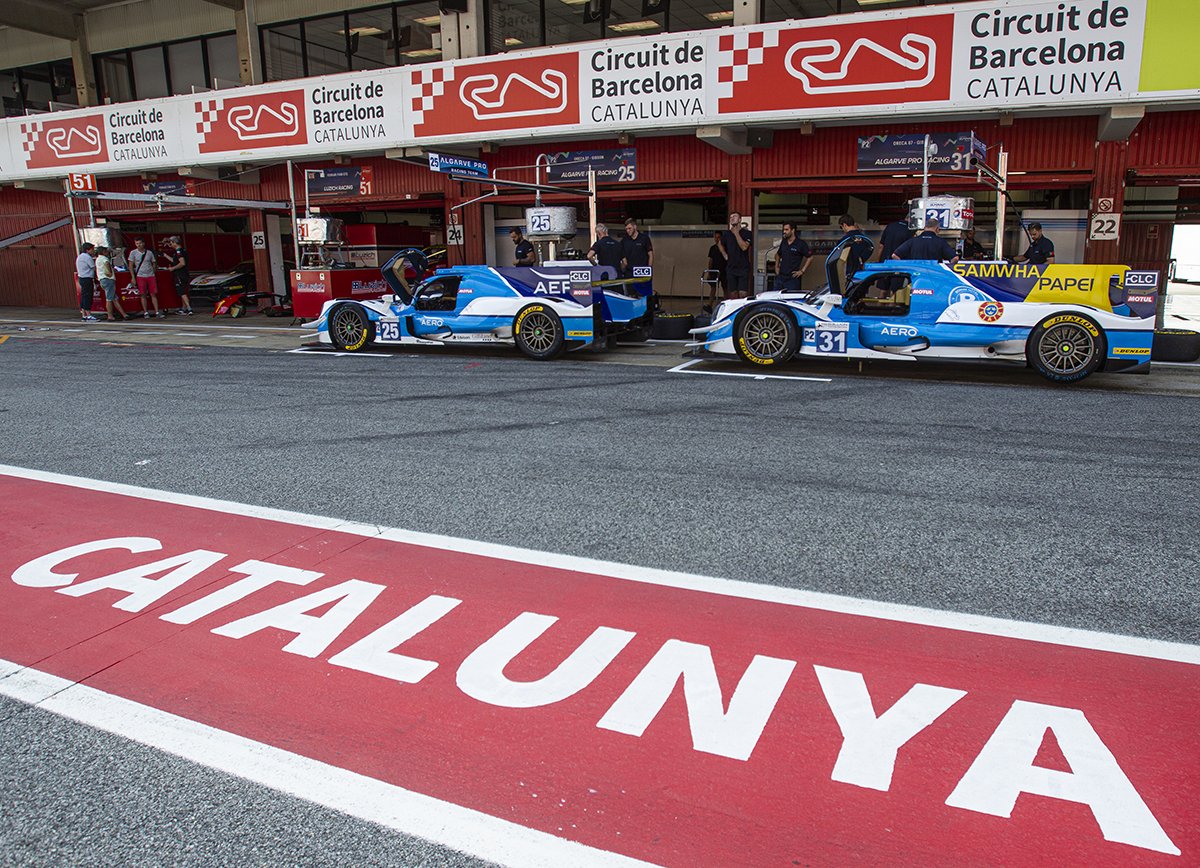 APRacingTeam's tweet photo. #APRacingTeam #ELMS #4HBARCELONA
One hour to go until the @EuropeanLMS competitors start FP1.
Nยฐ25 : #AndreaPizzitola #JohnFalb #OlivierPla Nยฐ31 : #JamesFrench #HenningEnqwist #TacksungKim
We are ready! https://t.co/8KNqVlLFsD