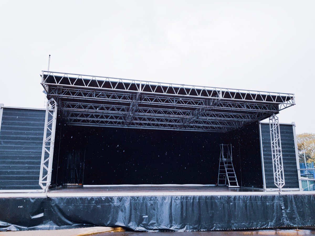 THE STAGE IS SET !!!! 😍🤩