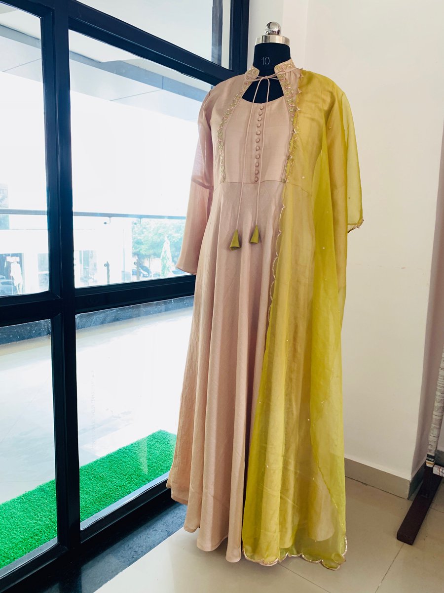 Ciceroni_App's tweet photo. #STOREREVIEW ALERT!- #KVANJ
Looking to add breezy ensembles to your #wardrobe? Escape the monsoon humidity with Kvanj's latest collection.
FULL #REVIEW: https://t.co/zAIDuwzJZ4
#Ciceroni #YourLocalShoppingGuide #Review #fashion #FridayFeeling #FridayThoughts #FridayMotivation https://t.co/nV4mSCBn5Q