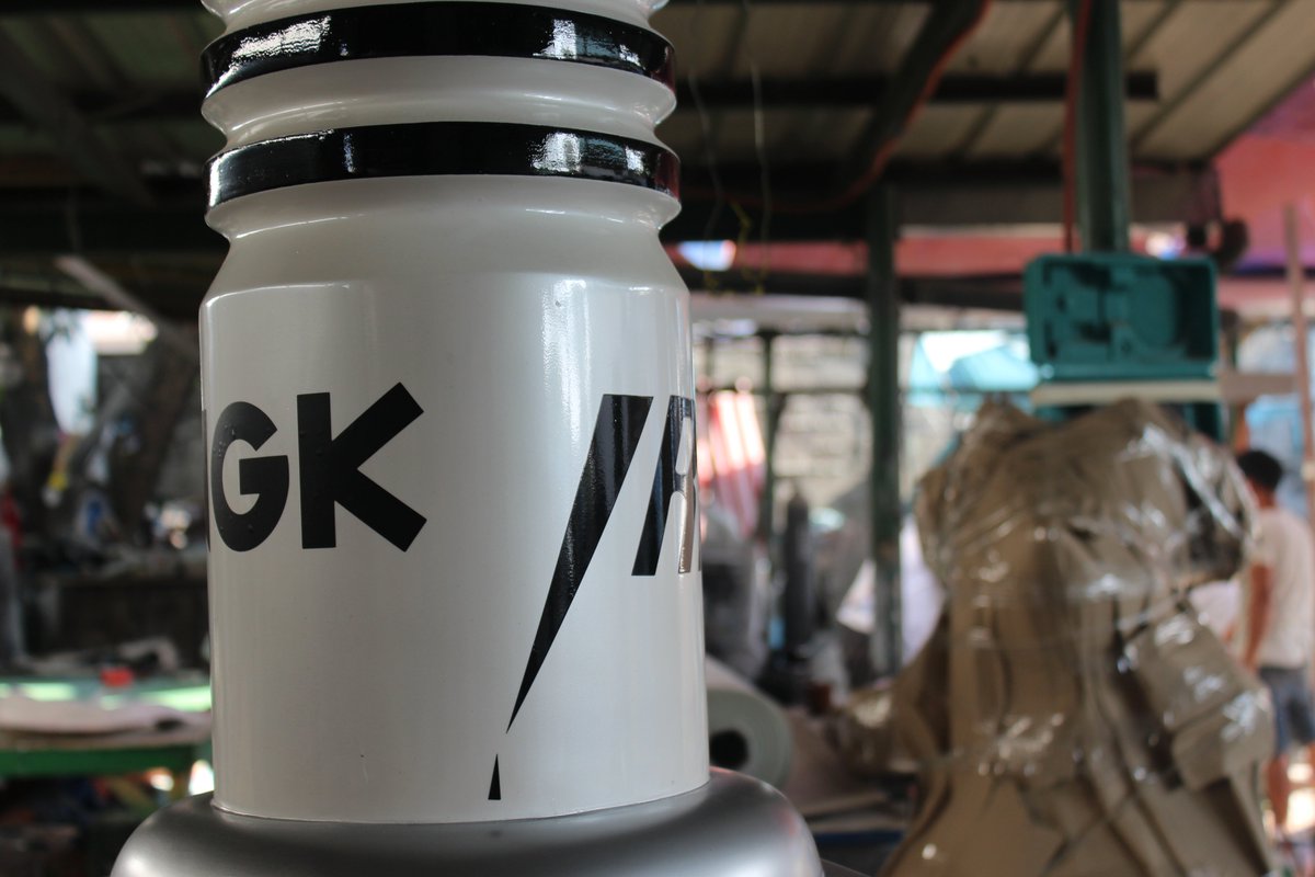 modelworkdirect's tweet image. LARGE NGK Spark Plug Display Built from Resin, Wood, Metal and more.  Over 5 foot tall and crafted by Master Artisans by Modelworks. Handmade!  #CustomHandmadeModel  #Modelworks