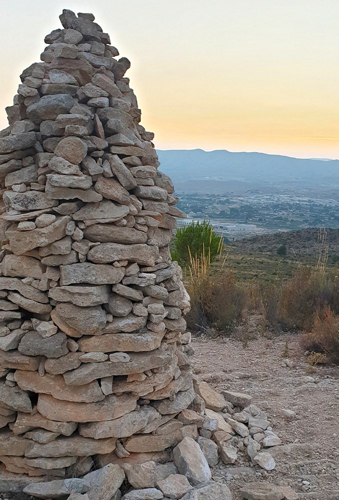 Verkia's tweet photo. Hoy viernes el equipo Verkia se reúne en un lugar lleno de naturaleza y de increíbles vistas como es la Sierra de Bateig.

Nos gusta el deporte, y qué mejor manera de desconectar, que dándonos un buen paseo por el monte y disfrutar del aire limpio. ⛰🌅

¿Quién se apunta? https://t.co/IjusM1Zw5G