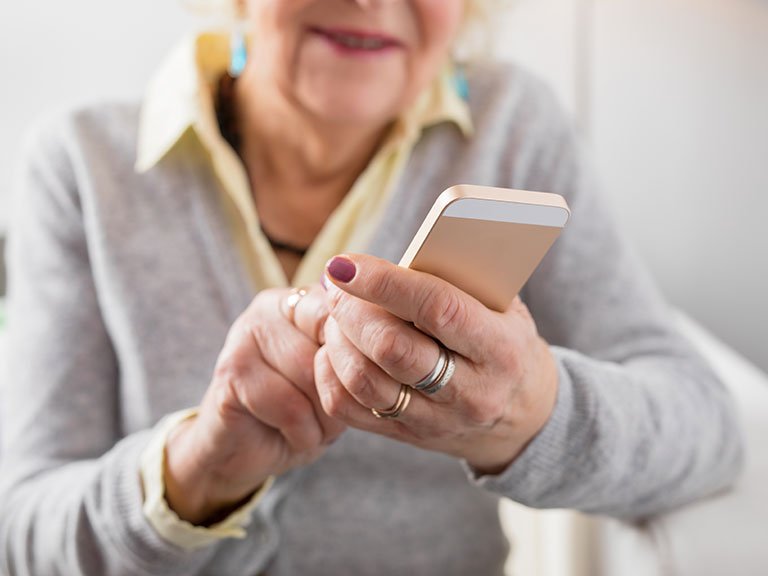 eInforma's tweet photo. Conoce a @joyners_ES , la plataforma digital española que busca profesionalizar la atención sociosanitaria a las personas mayores👴🏻. ℹ️: https://t.co/ZG6CnU2Y1C https://t.co/yzzj8PfvJl