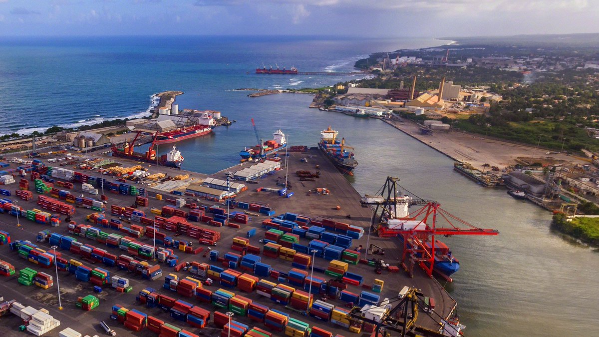 WorldCargoNews's tweet photo. #XVELA at the berth in the #Dominican Republic. #Haina International Terminals (HIT) has implemented XVELA’s Collaborative Berth Window Management Application. https://t.co/E0KdMes7gM https://t.co/ke1NSGJwAX