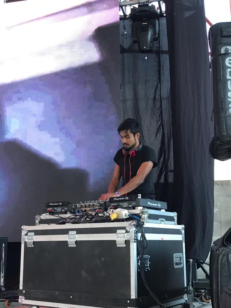 sebassten_co's tweet photo. Excelente jornada en el #díaradiónicamálaga 🙌 Muchas gracias @radionica por apoyar el talento local 🔊🔥 ¡Espero verlos muy pronto! https://t.co/LmGTUfE7g5