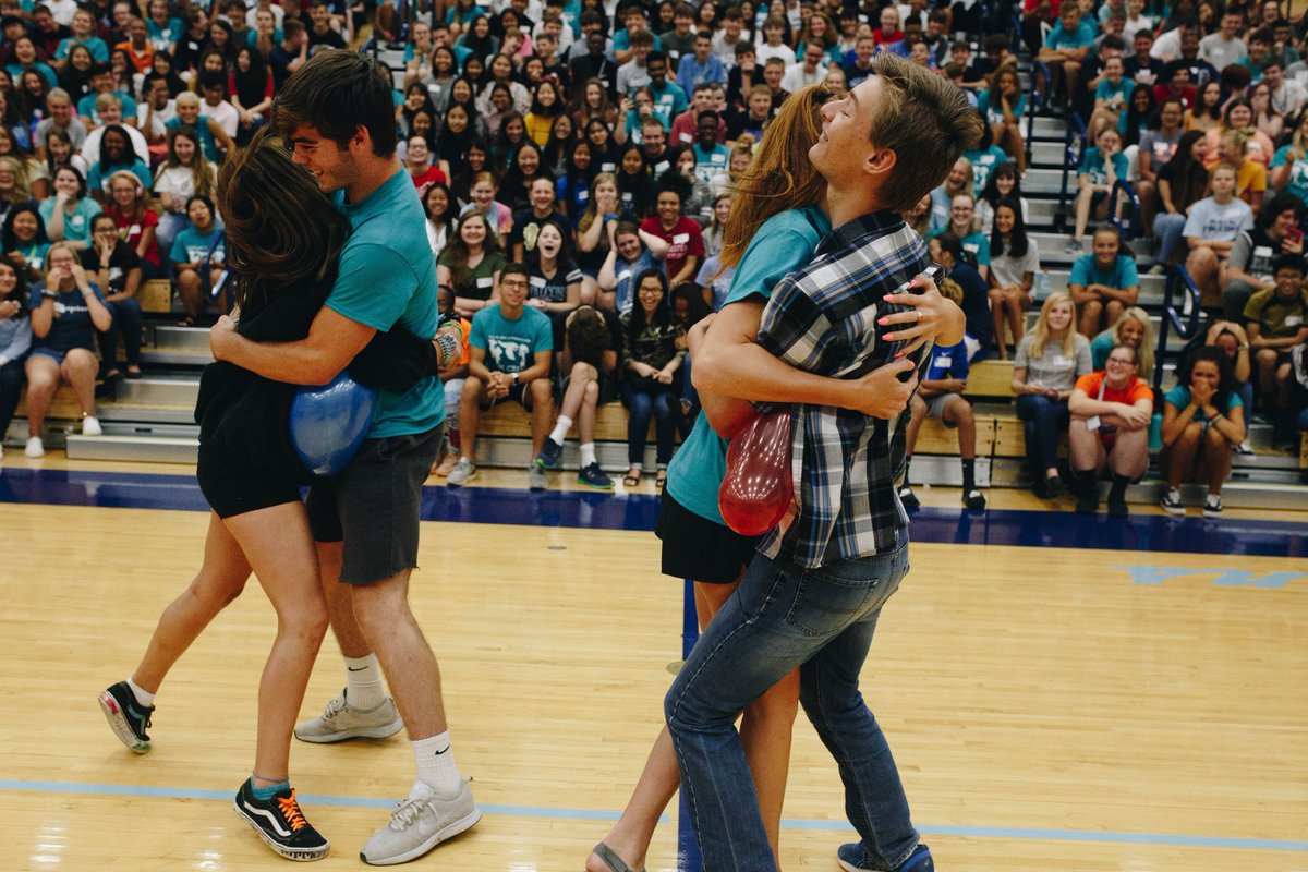 We had so much fun helping with Link Crew Freshman Orientation yesterday.  Check out Noah Baker (Wrestling/Baseball) and Carley Bond (Cross Country/Diving/Track) popping balloons with the freshmen.  
#hypeandunite