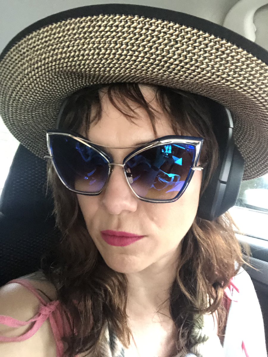 JesusHotWheels's tweet image. Trying to wear a sun hat and headphones for maximum #coolfactor