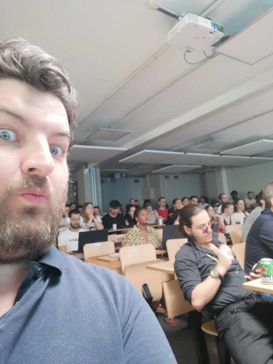 g_nedelec's tweet photo. #competiesammd #producteurdefilmdegenre https://t.co/4bIhZwgCVN