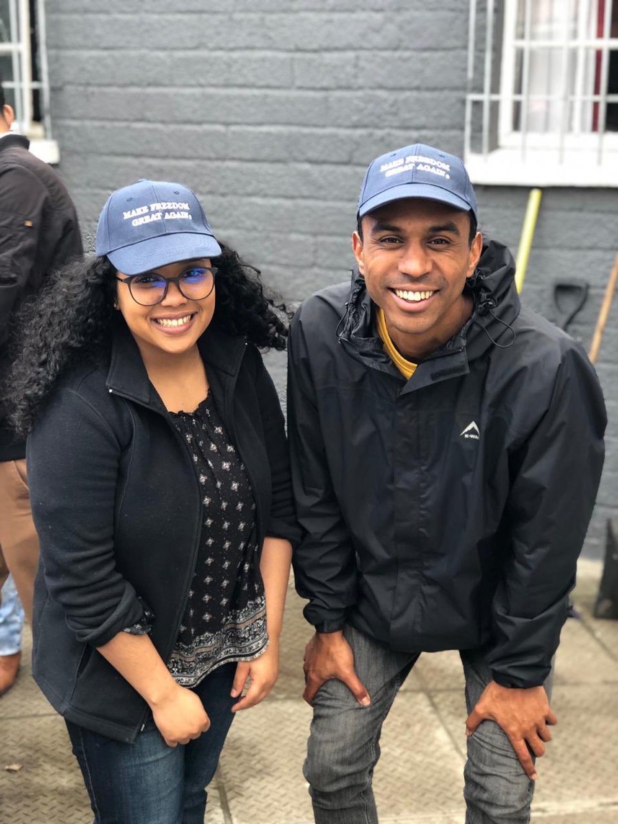 ProgressRSA's tweet photo. The Progress SA team is out in Nyanga today doing community service by cleaning streets and learning from residents. #MakeFreedomGreatAgain https://t.co/3lxE5yJksu