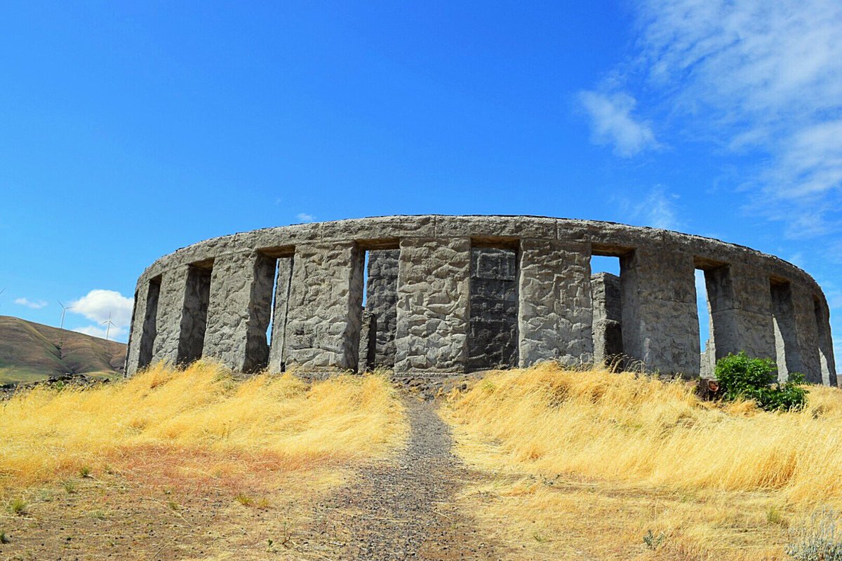 Stonehenge replica in Washington State #Stonehenge #pacificNorthWest #WashingtonGorge #architecture