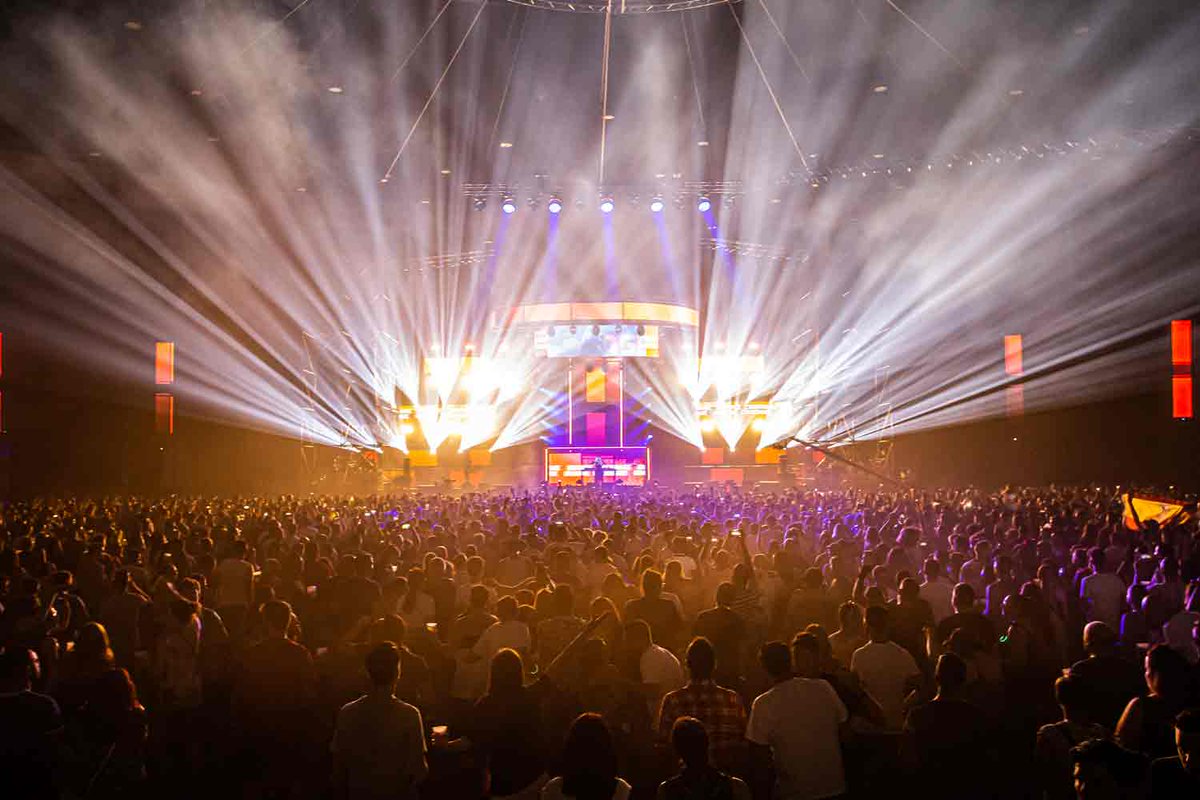 StonexSL's tweet image. Love the Tuentis ⚡⚡️️ 
#SharpyPLUS y #AledaBEYE @ClayPakyNews 
#GrandMA3 #GrandMA2 @MALighting 
Diseño Pixelmap Studios 
Eduardo Valderde Juan Manuel Lázaro 
Material de @Fluge_AV 

Más información en la web de #fluge ow.ly/rHBJ50v5Jz8