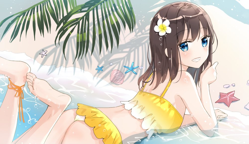「波打ち際の女の子 」|ふーみのイラスト
