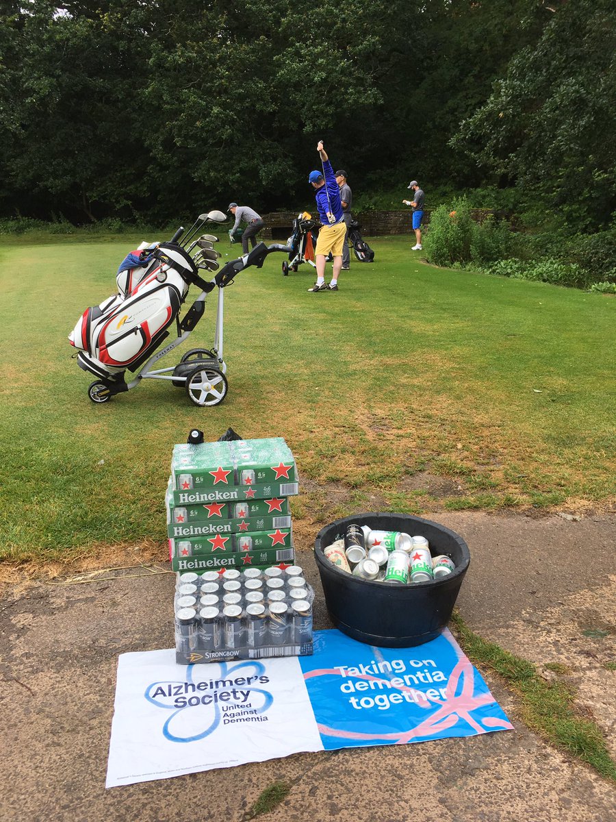 KatyKatyedwards's tweet image. Rain has stopped just in time for @alzheimerssoc charity day @BrynMeadows sponsored by @Heineken #charity #raisingmoney #fun #chippingchallenge