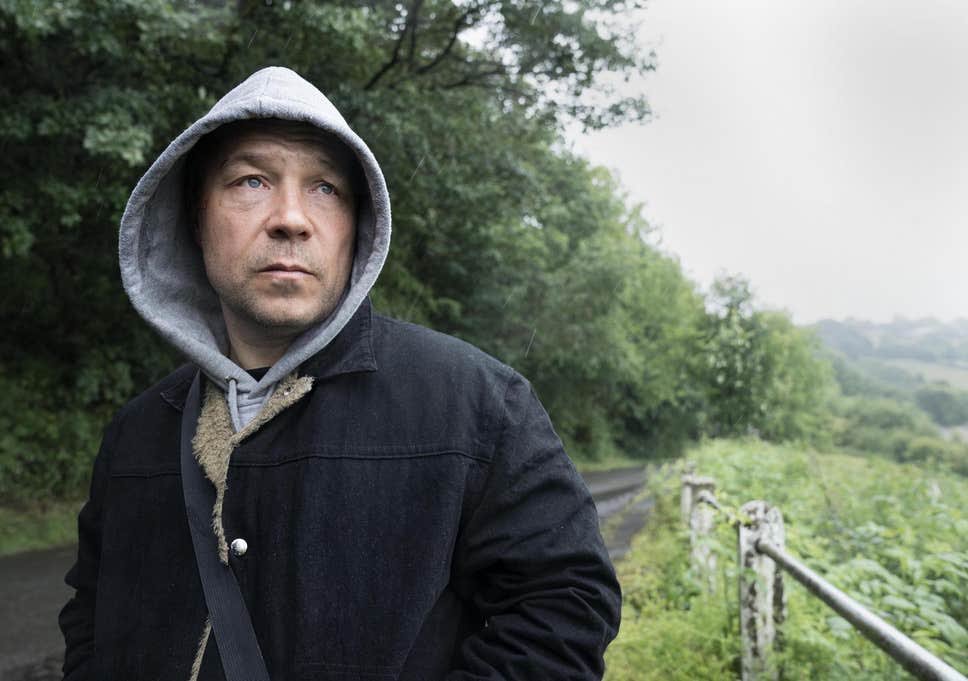 Just finished The Virtues on @Channel4 @markohalloran @StephenGraham73 @helenbehan @NiamhAlgar + @ShadyMeadows powerful stuff. The tenderness and warmth infused in complex trauma was incredibly life affirming. #TheVirtues #Watchit