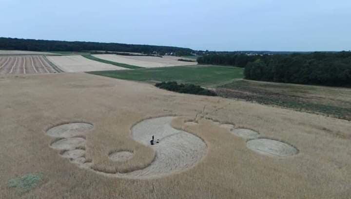 Formación que apareció en Treuzy-Levelay, Seine Marne Francia el día 16 de julio del 2019