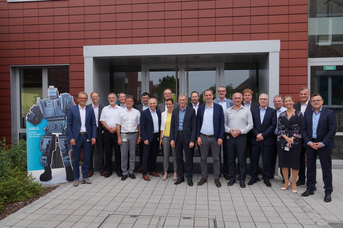 Very productive Friday at our Control Products site in #Amberg. Our lead factory for #Siemens industrial controls. Setting new standards and shaping the global market together.
 #TeamSiemens #TimetoCare #smartinfrastructure