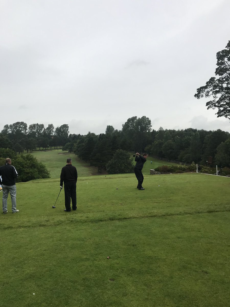 CNGenergyUK's tweet photo. The rain’s not stopping us today! ☔️ Despite the weather we’re having a fab time at our annual charity golf day down at @OakdaleGolf_ ⛳️🏌🏼‍♂️raising money for two fabulous local charities @mysaintmichaels @CandlelightersT https://t.co/TNcsqapbhO