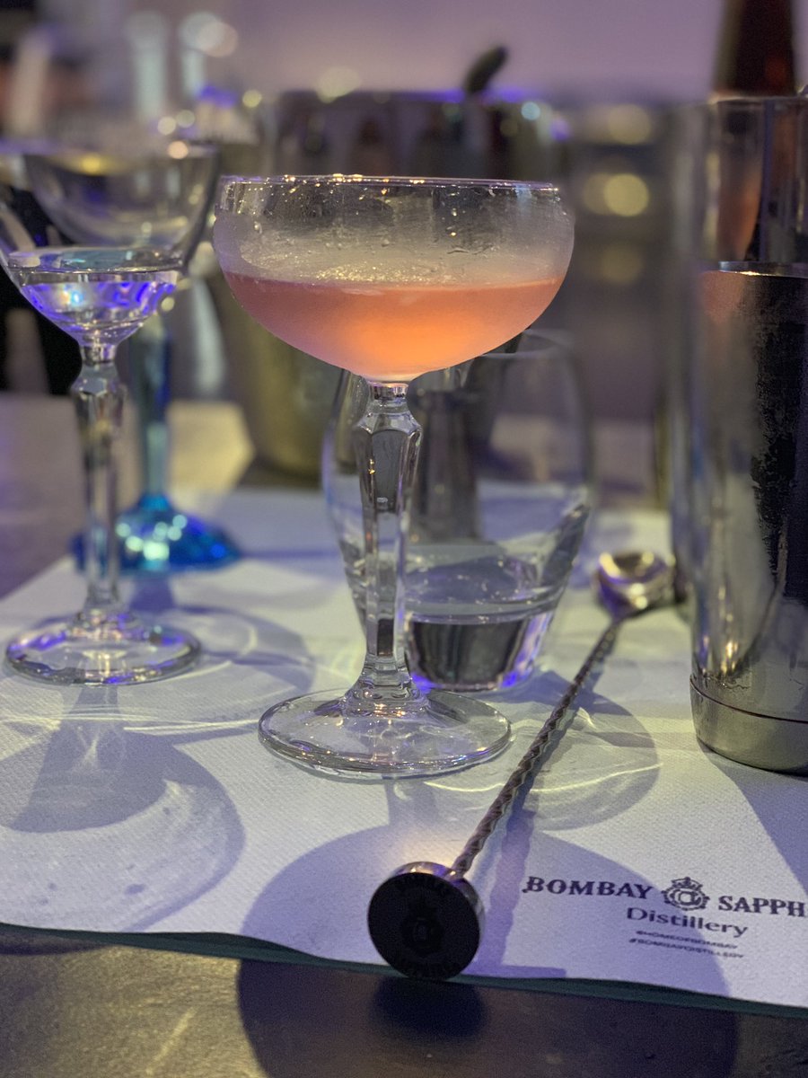 Gemma_Dorling's tweet image. Fabulous tour of @homeofbombay the cocktail masterclass is a must for every gin fan! #bombaydistillery #ginforthewin