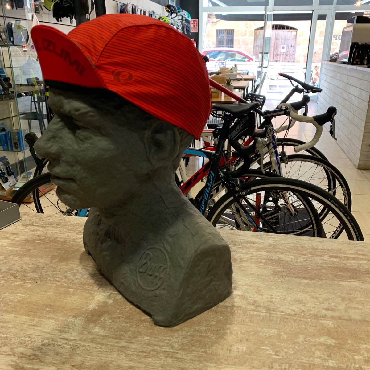 Súper oferta.
 Gorra  pearl izum 15 euros 
-
-
Follow &amp; Tag <a href="/currobikes/">currobikes</a>
-
-
#currobikes #currobikespower #mallorca #campos #cyclingbikecoffe #pearlizum