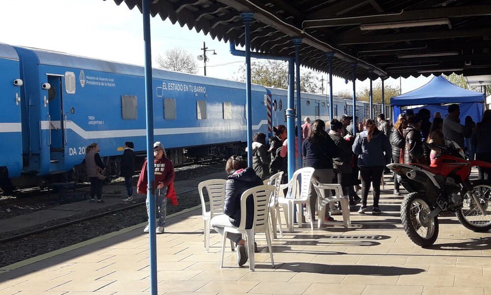 cambiemosMerBA's tweet photo. 📆 Lunes 29 de julio al Sábado 03 de agosto.
⏰ Lunes a viernes de 8.30 a 12.30 - 14.00 a 18.00 
Sábados 8.30 a 12.30
📍Estación de Trenes,  Ferrocarril Sarmiento. 

Más información 📝 
Ingresando al link 
👇🏻👇🏻👇🏻👇🏻👇🏻

https://t.co/aho1hmxdpL https://t.co/CbgktFHeQU