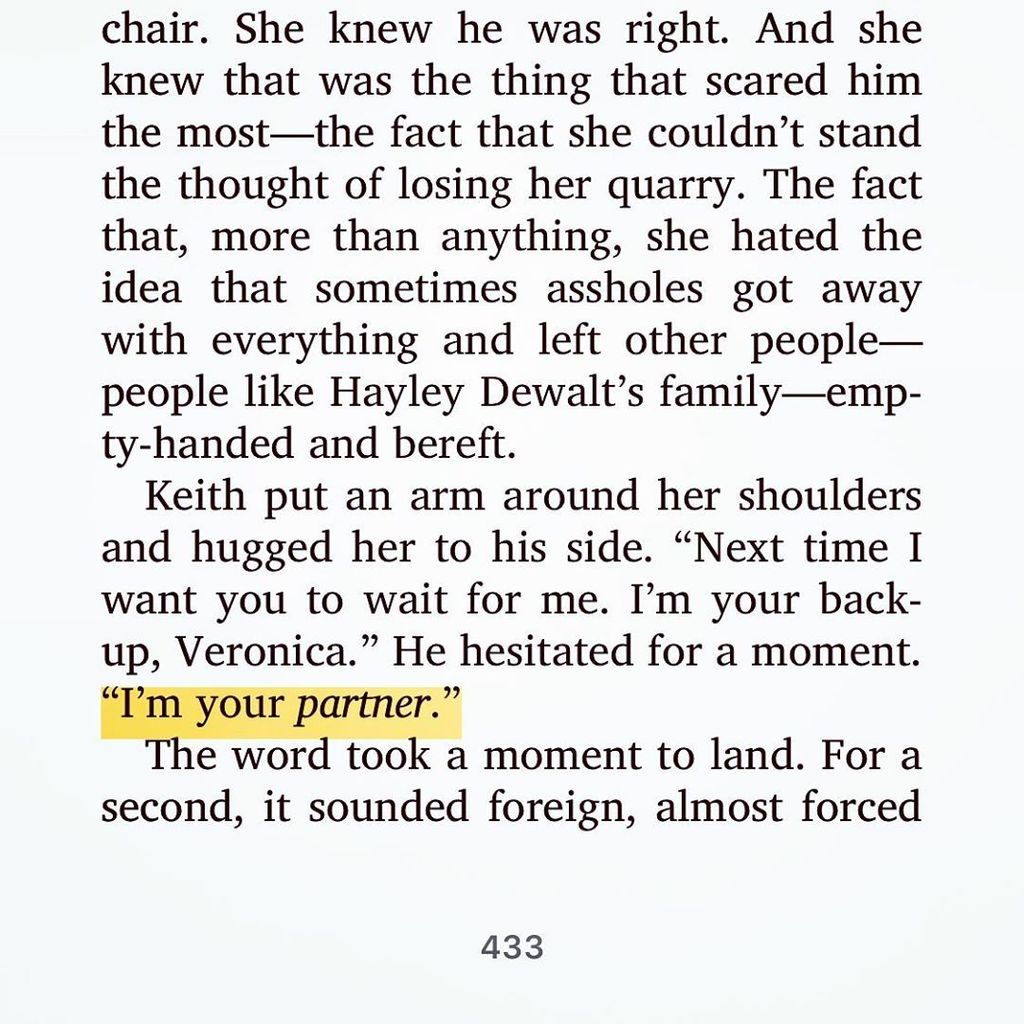 allthevmff's tweet photo. Regram 📷 Day 24: Favorite moment from the VM books, “The Thousand Dollar Tan Line” or “Mr. Kiss and Tell”? Why? #veronicamars #30daysofvm https://t.co/HmWLSLqRJG https://t.co/LDoR12G2iR