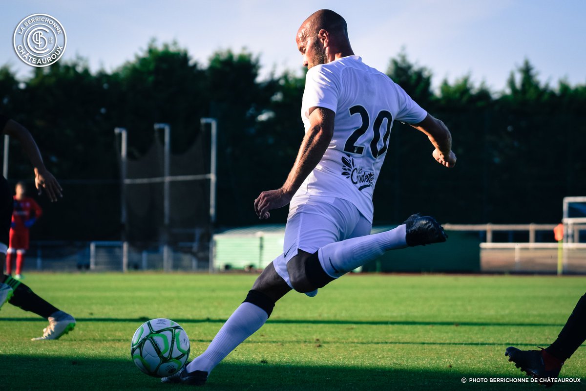 LaBerrichonne's tweet photo. ⏱ | 90'

⌛ C'est terminé à Issoudun.
Les Castelroussins s'inclinent ce soir. 

0️⃣-1️⃣ | #LBCUSCL https://t.co/5iN530JjxO