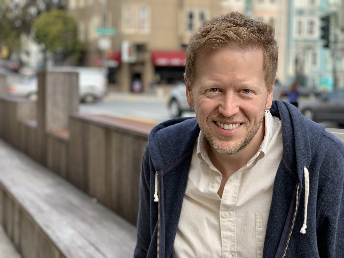 wittenberg's tweet photo. #LifeAfterWitt: Jason Waltman ’01 goes from DreamWorks to Apple to balance arts and science in one brain. Read more about him at https://t.co/bZwYlDycyX #HavingLight @DWAnimation @Apple @wittalumni https://t.co/KQLWwDaQG2