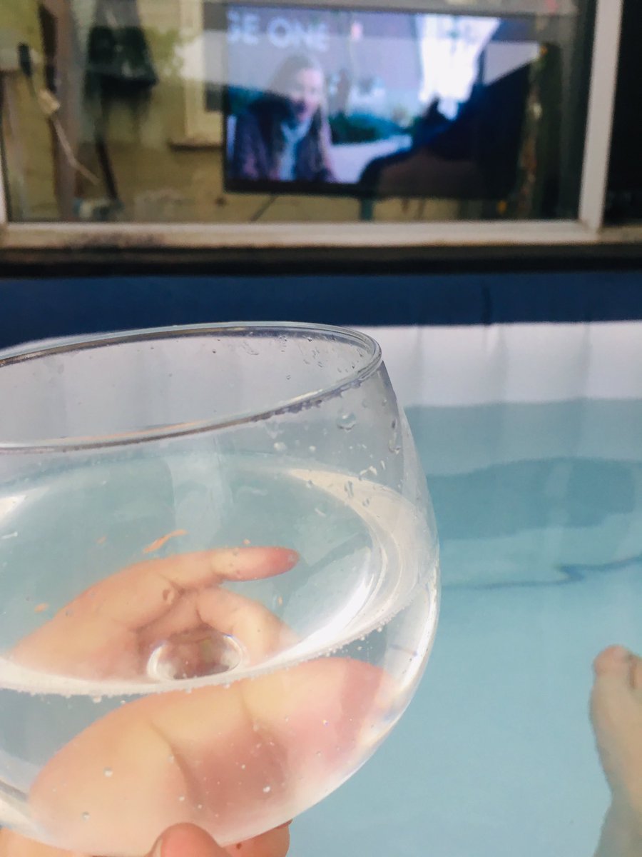 justjoda's tweet photo. This is now my life! #HandmaidsTale in the #hot tub with a nice wee #tanquerayten 👍🏻👍🏻👍🏻 https://t.co/rdGoVUSk0i