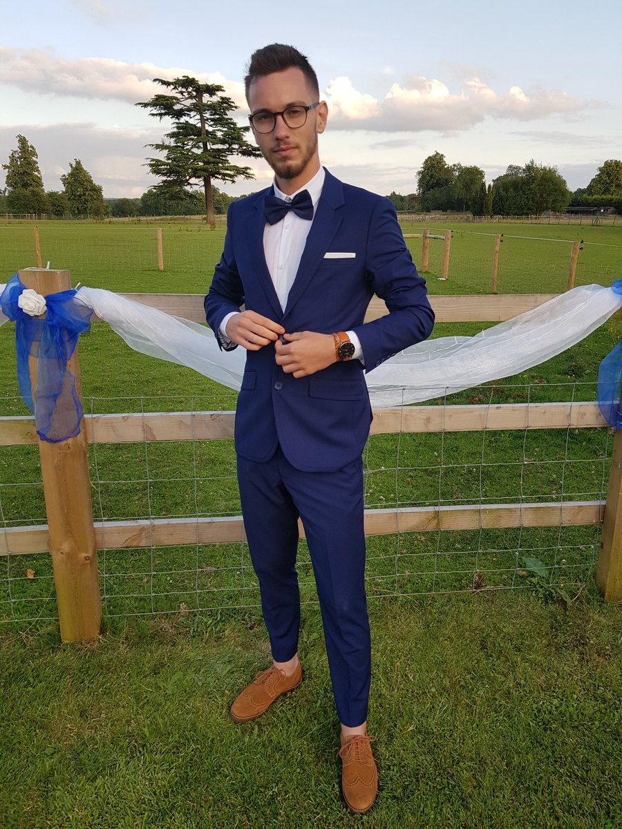 ricky_boavista's tweet photo. sister wedding day 🎉 https://t.co/TXbT5SAaud