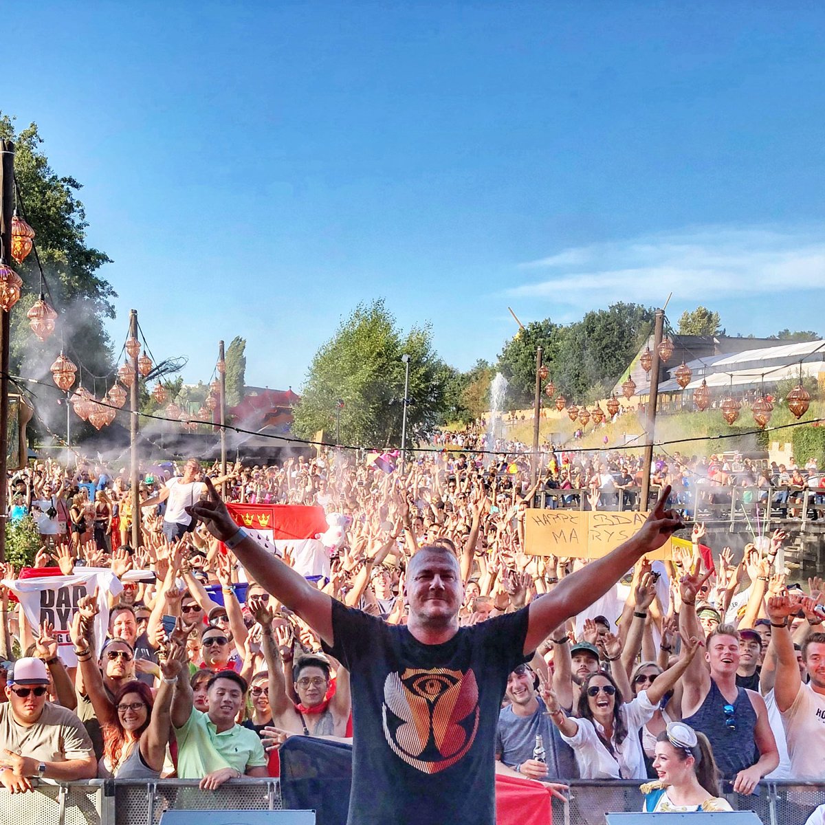 DJDADDYK's tweet photo. People of #tomorrowland @tomorrowland
see u again 27 july #harbourstage @ULTRAMODERN_ set time from 9pm till 11pm #DjDaddyK
Who will be there ?
Merci @tomorrowland on remet ça le 27 juillet sur la #HarbourStage de 21:00 à 23:00 🙏🏻❤️ #DjDaddyK
Qui sera là ? #rum19 https://t.co/YzOO8kdnYv
