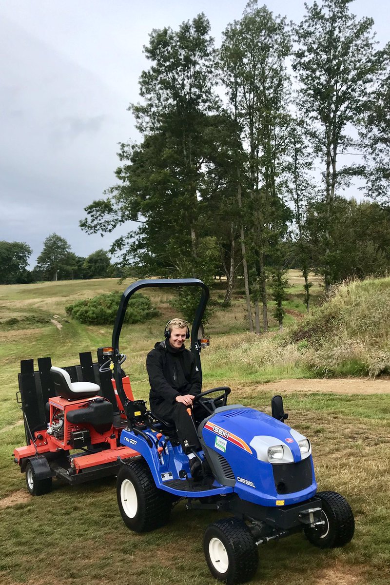 plestee's tweet photo. @Ale_Uprising Tallest man in the team @Mike2391 on the smallest tractor 🚜💪🏻#Crouchy #Smalltractor https://t.co/T9Ek60ICOg