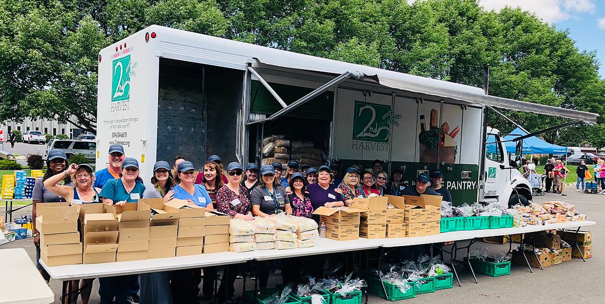 kpwashington's tweet image. Kaiser Permanente is proud to bring the @SecondHarvest_ #MobileMarket 🚚 to local communities in Spokane to #SolveHunger, together!

✅ 1,000 families served.
✅ 3,000 individuals served.
✅ 40,000 pounds of food distributed.
✅ 300 volunteer hours provided by our workforce.