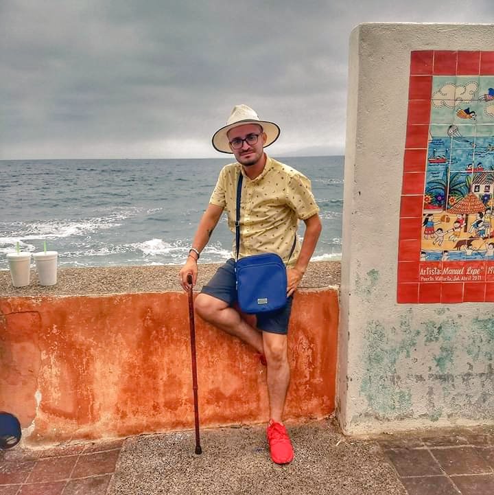 Jess82439275's tweet photo. Amo ser quien soy... 
Hay discapacidades físicas que se pueden quitar, la discapacidad mental difícilmente... Acepta las diferencias de los demás... #baston #unico #especial https://t.co/4VW9B8DCRU