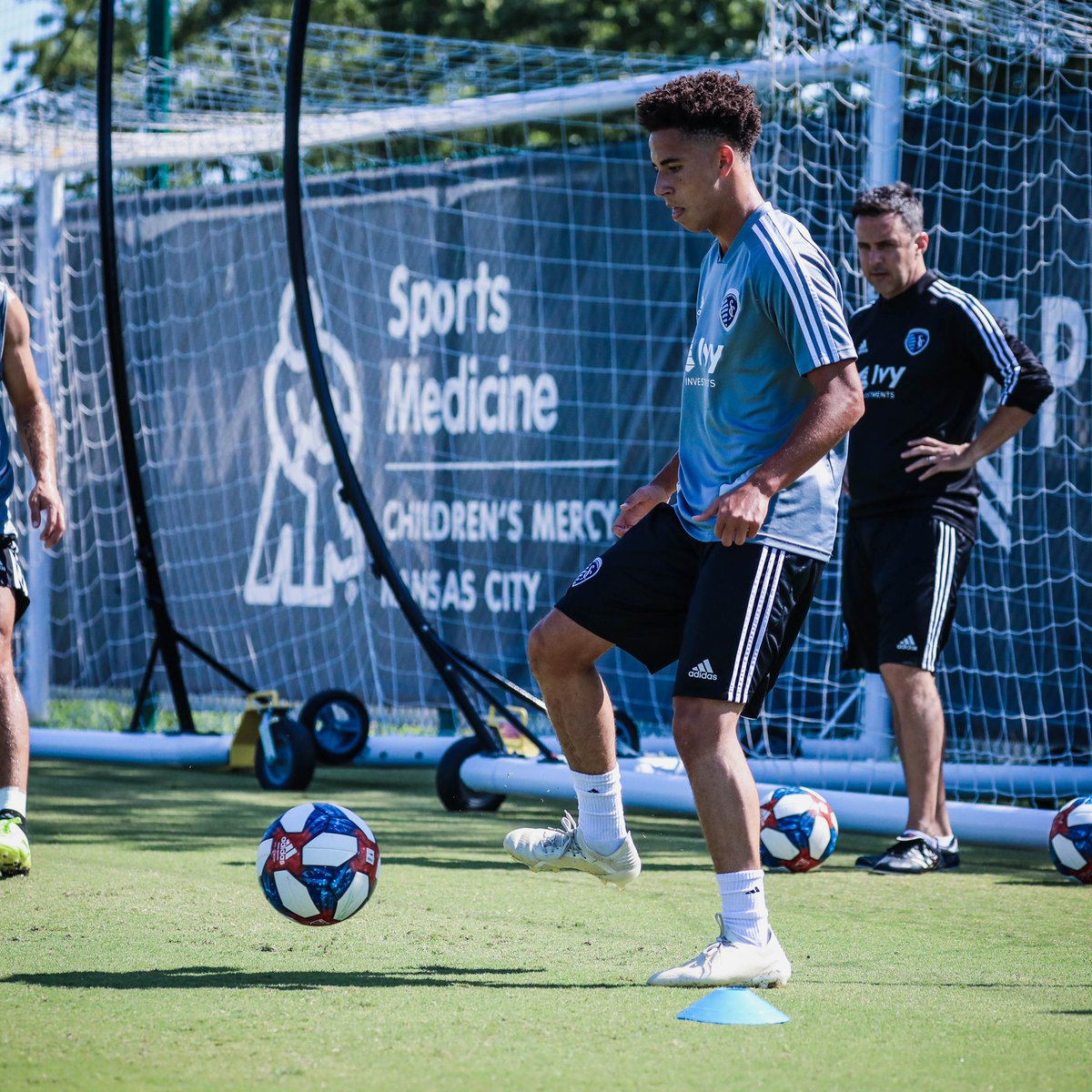 First #SportingKC First Team training session ☑️

#PathwayToThePros // <a href="/adidassoccer/">adidas Soccer</a>