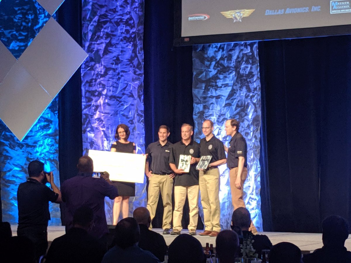 PGPDNews's tweet photo. Chief Stawinski & Lt Smith accepted a 2nd place international FLIR award at the Airborne Public Safety Convention in Omaha. The award for our Aviation Section was for using @flir to apprehend a B&E suspect after nearly an hour. #aviation #APSCON2019 https://t.co/ZsH4SJuzRr