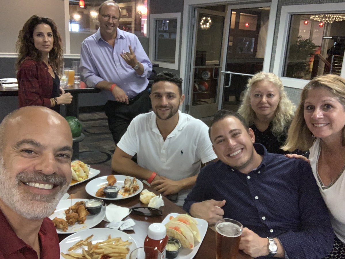 LeorCRE's tweet photo. A team that bowls together strikes deals together! 

#VantageFamily #TheVantageDifference #VantageRES https://t.co/xqeg0UpafV