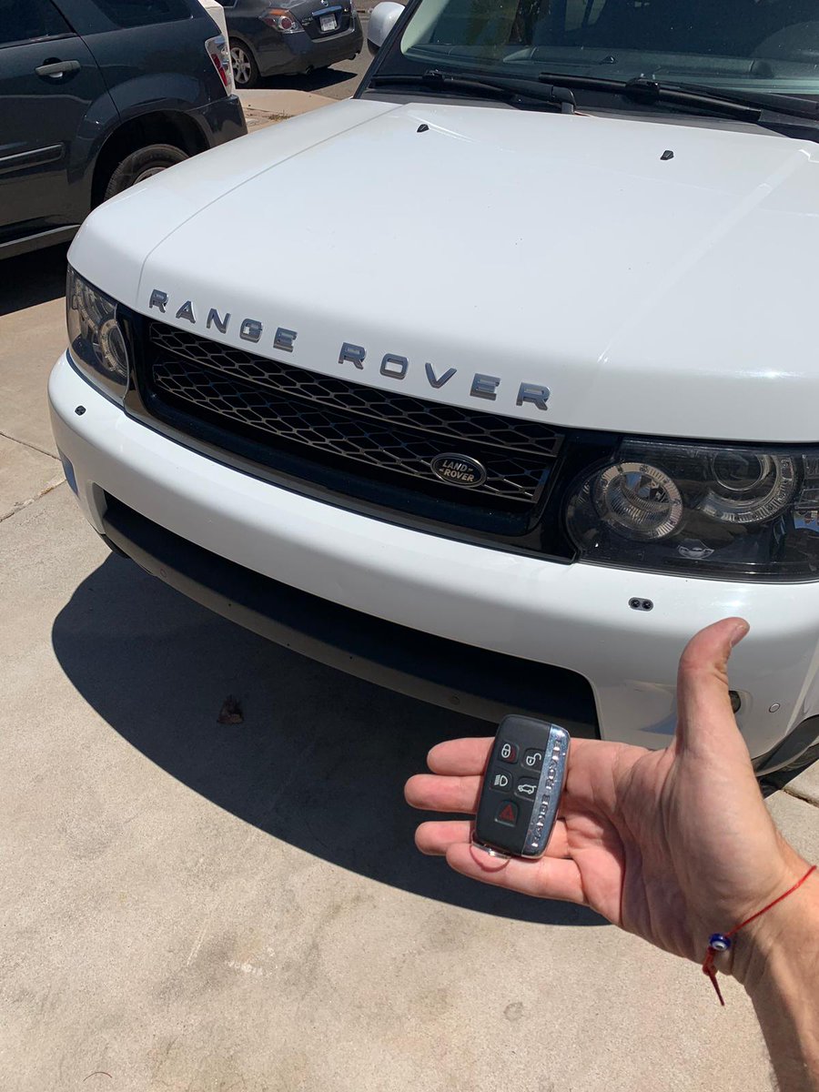 TempeLockShop's tweet image. 2012 #LandRover #RangeRover Sport - All Keys Lost.
• Programming smart key via #AutoProPAD by #XTOOL
• Cutting Land Rover emergency key via #3DXtremeS Key Machine by Laser Key Product.
#rangeroversport #lostkeys #locksmith #arizona #Phoenix 
Learn more: sundiallocksmith.com/car-key-replac…