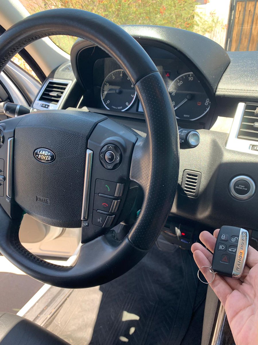 TempeLockShop's tweet image. 2012 #LandRover #RangeRover Sport - All Keys Lost.
• Programming smart key via #AutoProPAD by #XTOOL
• Cutting Land Rover emergency key via #3DXtremeS Key Machine by Laser Key Product.
#rangeroversport #lostkeys #locksmith #arizona #Phoenix 
Learn more: sundiallocksmith.com/car-key-replac…