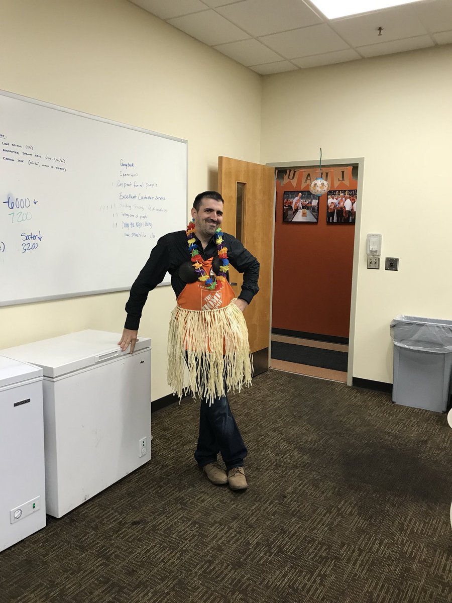 Hawaiian day at 5085 <a href="/YolandaJ_THD/">Yolanda Jones</a> <a href="/5085Steve/">Steve M</a> @LateasaH @HomeDepot5085 <a href="/DavidHajder/">David Hajder</a> <a href="/THD5085_ChrisAP/">Christopher Schacht</a>