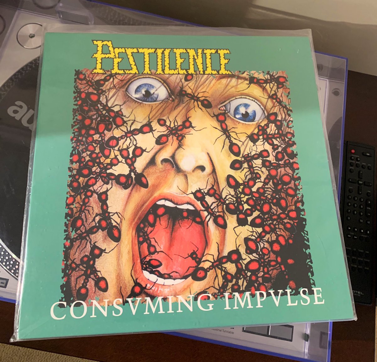 MoKnowsMetal's tweet photo. Pestilence • Live in Paris
https://t.co/K5vuD4BqS6
#NowPlaying #Pestilence
Martin van Drunen & Co. released the brilliant “Consvuming Inpvlse” in December of 1989, despite last minute changes of the cover by the label it’s a monster LP!
#Dehydrated #OutOfTheBody #ReducedToAshes https://t.co/V1ehGiqm8n