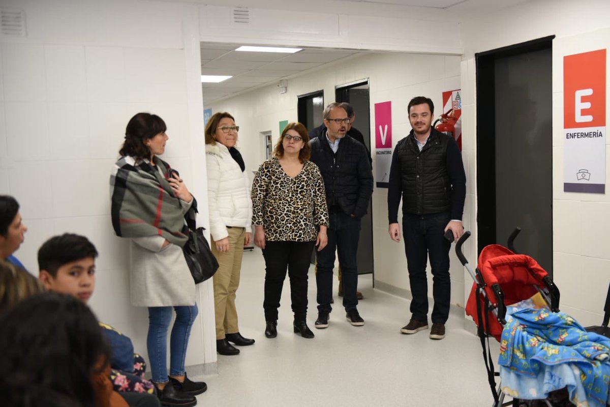 dievalen's tweet photo. Las salas de salud de @Municipalidad3F estaban en un preocupante estado de abandono, en lo edilicio y en cuanto a los profesionales. Incluso había cooperadoras y se cobraba un bono contribución para atender a los vecinos. Volvimos a la gratuidad, y las estamos renovando todas. https://t.co/O2P88JfG3u