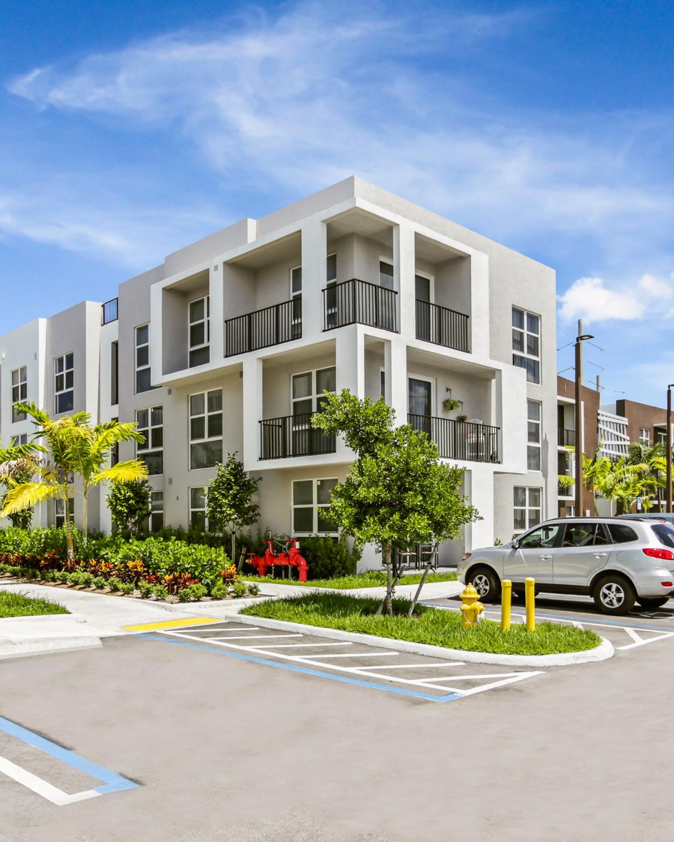 BPilaDesign's tweet photo. Everyone deserves to have their home feel sacred no matter the income level. That’s why I feel blessed to have partnered with @HTG_LLC to bring new, elegant and inviting #spaces to income-restricted families in South Florida.

Check it out.

#DesignEnlightenment #interiordesign https://t.co/LNh5jTLKtI