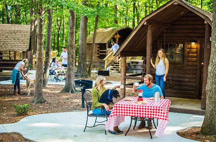 KOAKampgrounds's tweet image. Cabins vs hotels for your next vacation - what's the difference? Learn the pros and cons here and get planning! bit.ly/2vNt6Jt