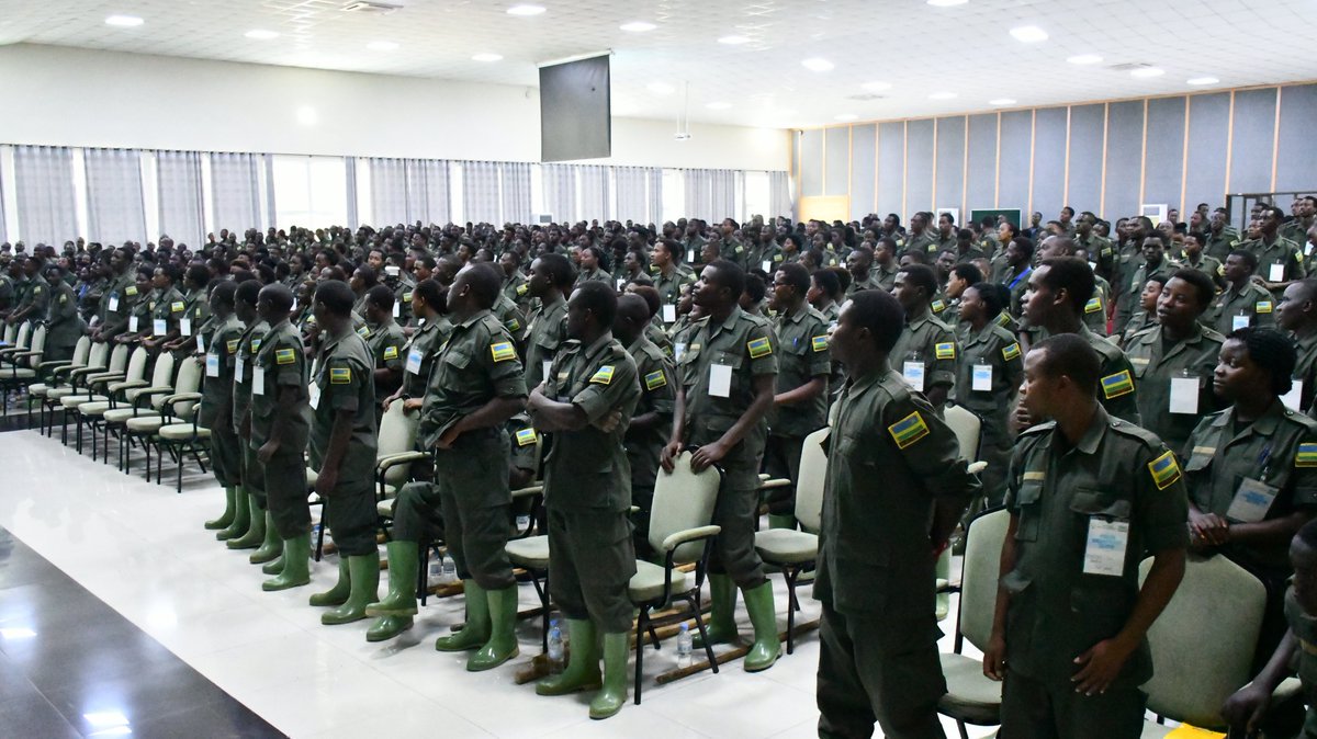 sir_damass's tweet photo. Just now at #CTCGabiro: the chief of #Rwanda Defense staff @RwandaMoD Gen Patrick Nyamvumba is giving a lecture to #Indangamirwa12/19, on the role of RDF in safeguarding national security, development and international peacekeeping @Bamporikie @RwandaMFA @MinYouthRwanda https://t.co/4F92ZNqA6y