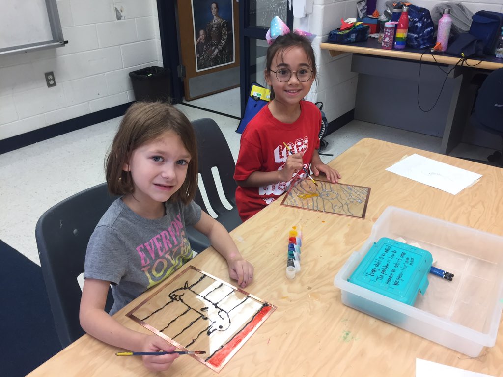 MissWade_'s tweet photo. Stained Glass!! #campcreate @LCPSLiberty #libeagles20 https://t.co/2Ml9CyjS3I
