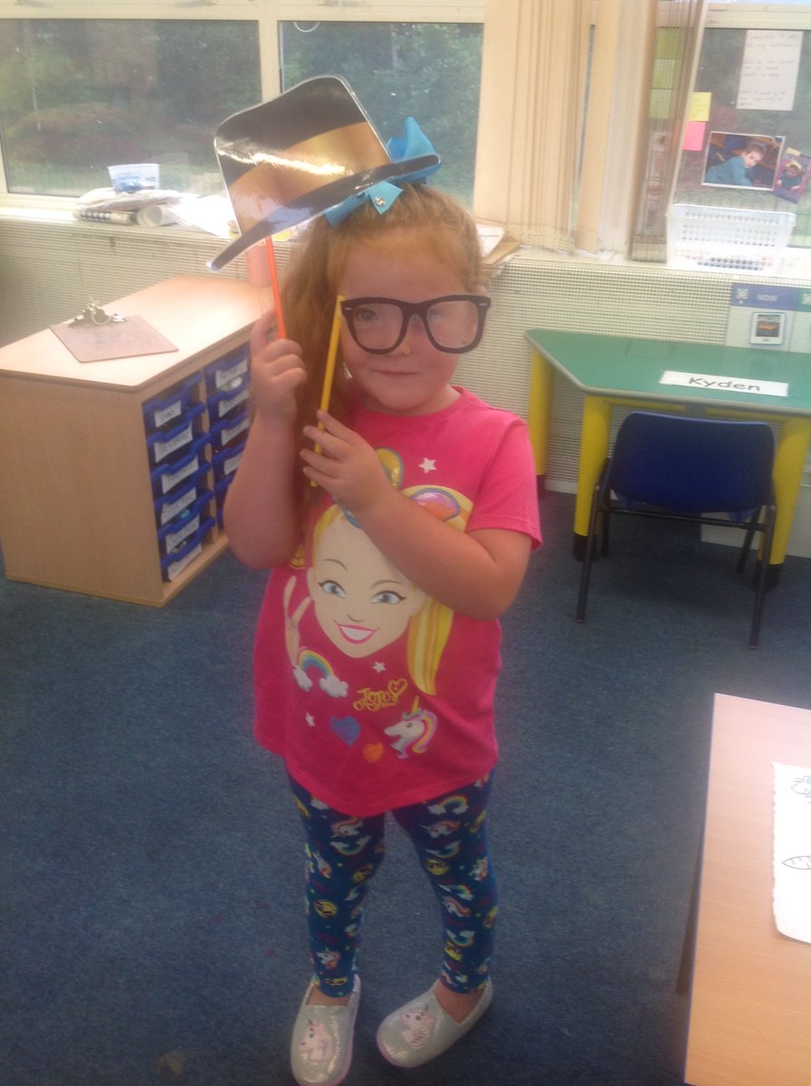 Miss Griffiths tweet media