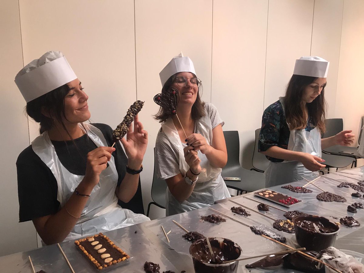 ubbusinessbcn's tweet photo. The director of @MuseuXocolata Paco Gil shared the marketing strategy of the museum with the participants of the Barcelona Marketing and Business Models #SummerSchool. The seminar was followed by the #Chocolating workshop. Delicious! 🍫 #museuxocolata #museuxocolatabcn #xocolata https://t.co/CARs1DC72M